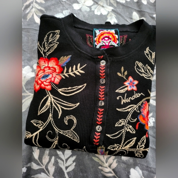 Johnny Was Embroidered & Floral Pattern Top Lot. - Picture 14 of 16